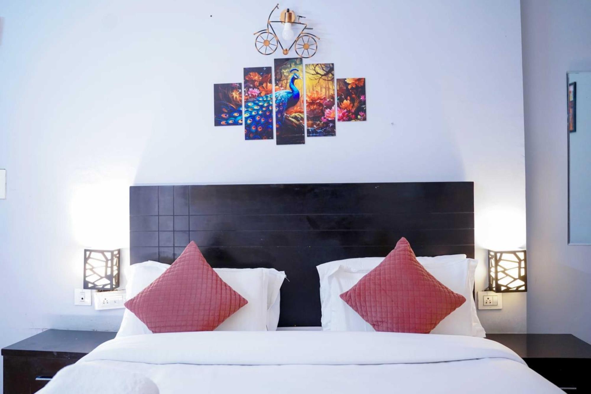 Vrindavan Dreams Hotel And Suites Zewnętrze zdjęcie