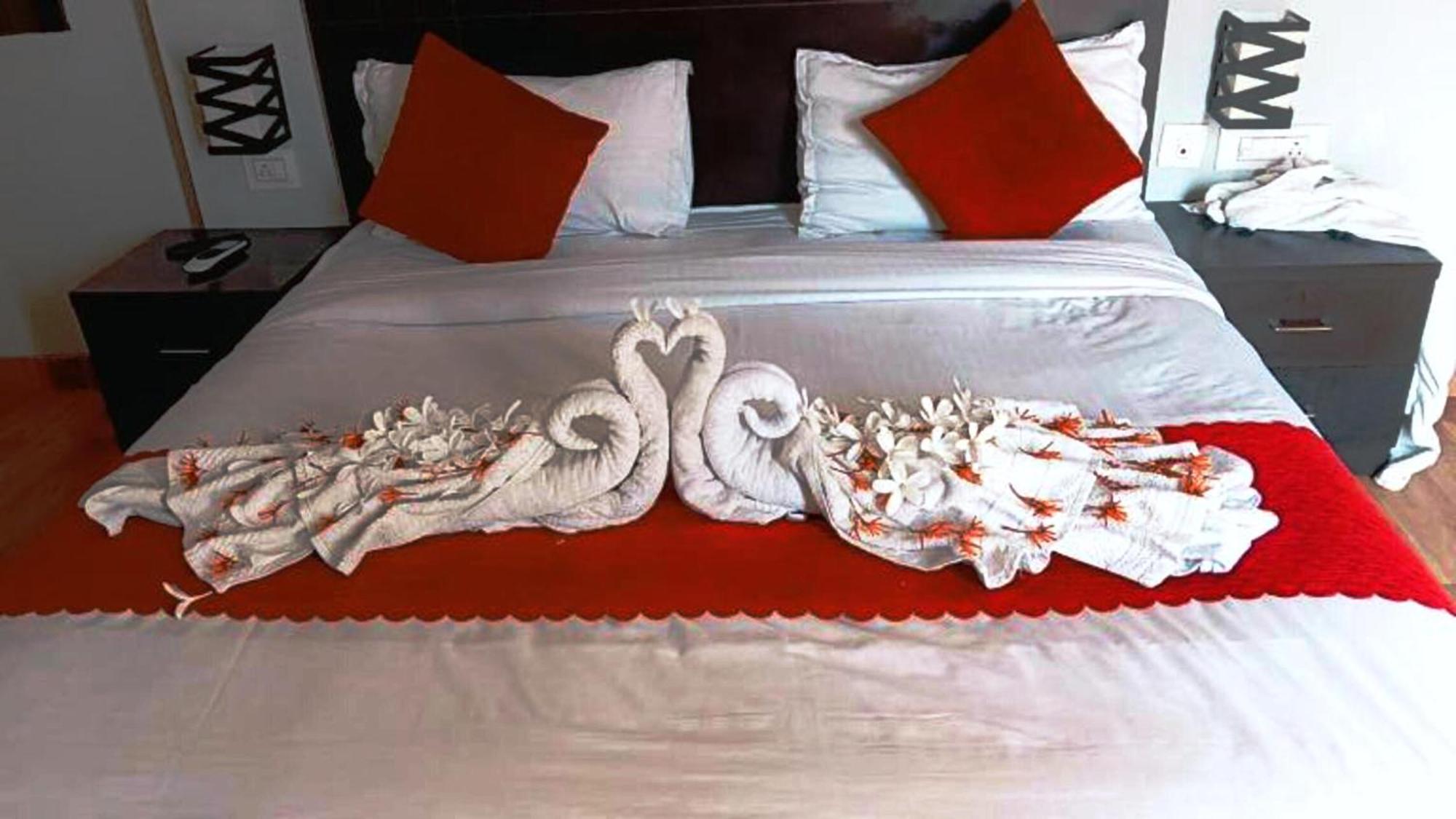 Vrindavan Dreams Hotel And Suites Zewnętrze zdjęcie