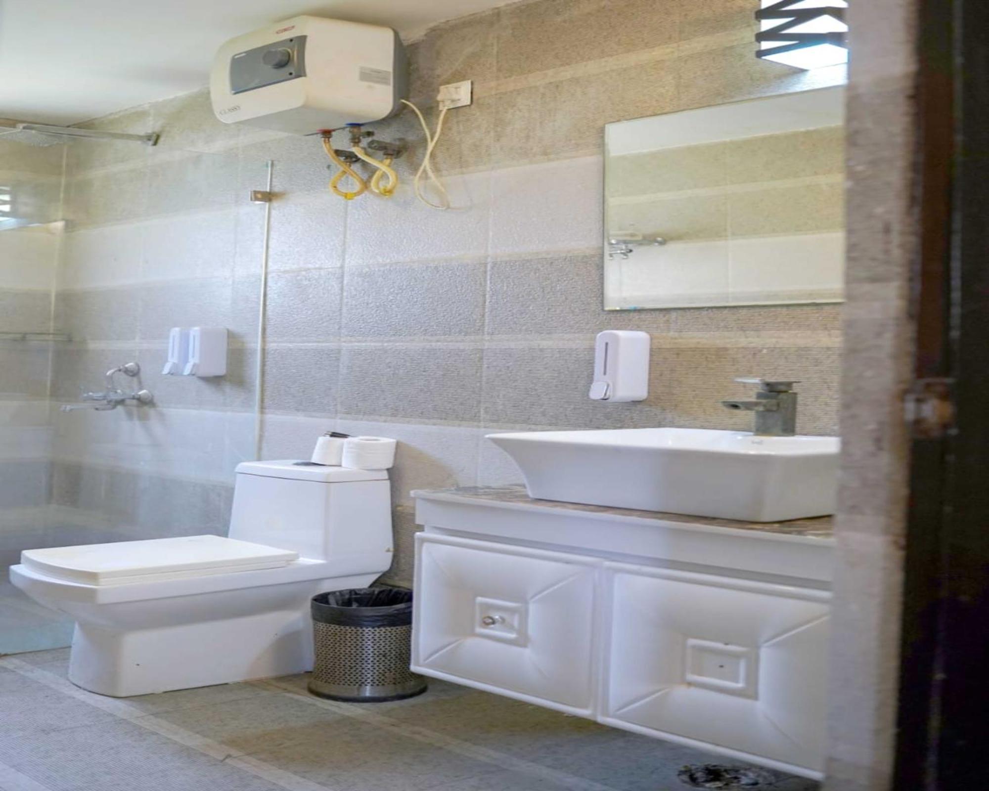 Vrindavan Dreams Hotel And Suites Zewnętrze zdjęcie