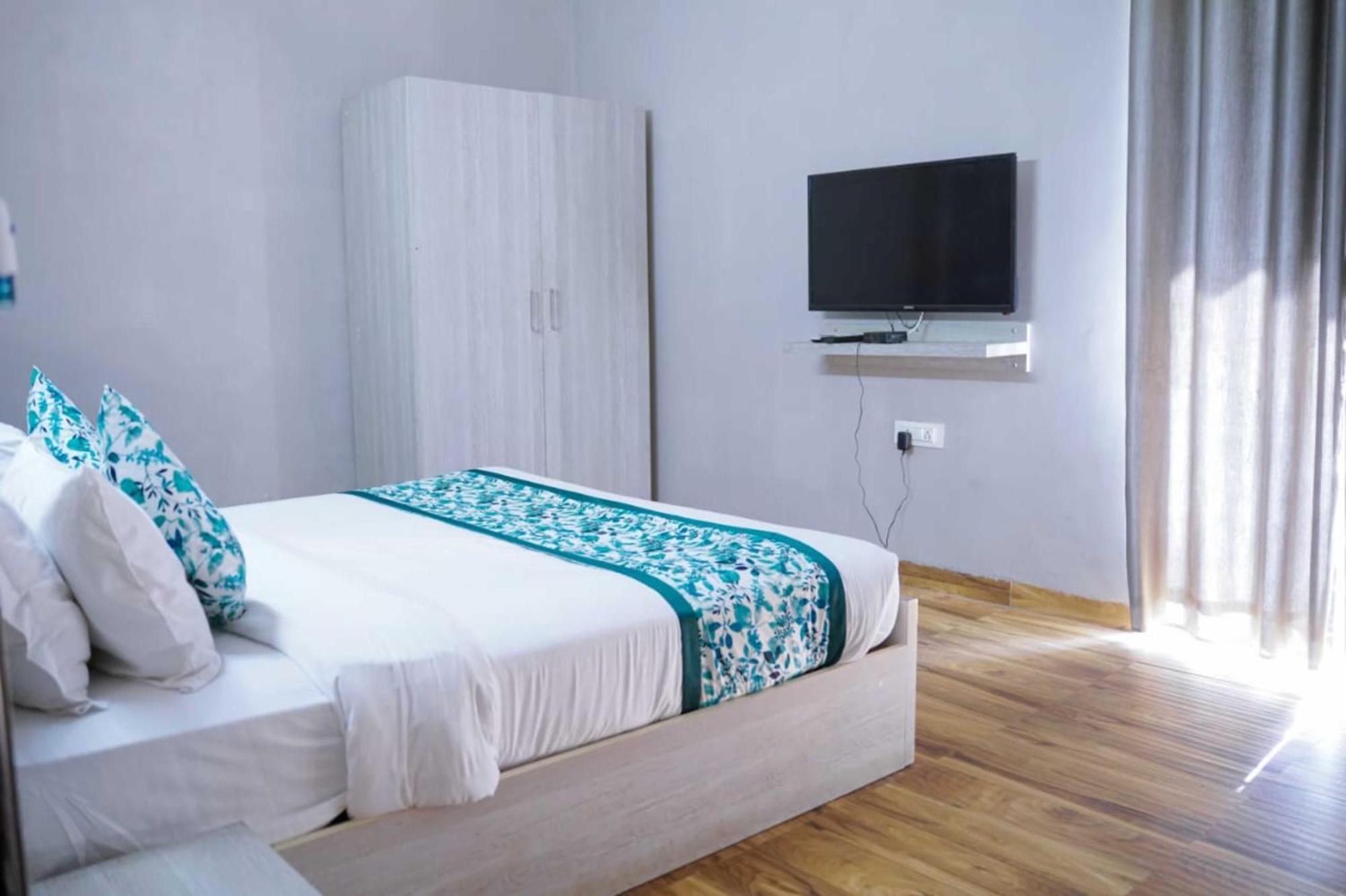 Vrindavan Dreams Hotel And Suites Zewnętrze zdjęcie