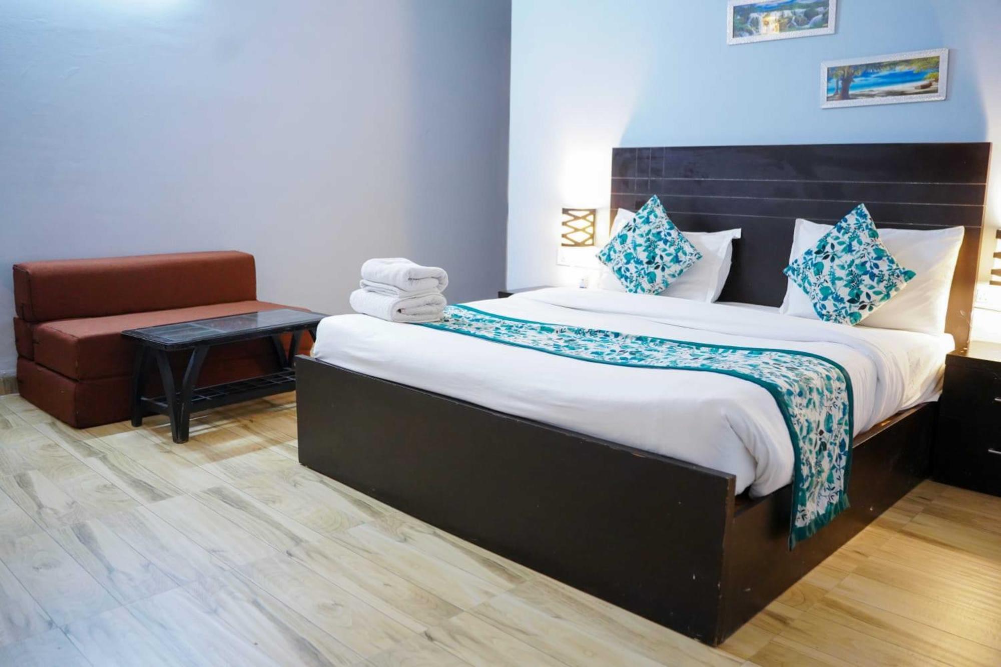 Vrindavan Dreams Hotel And Suites Zewnętrze zdjęcie
