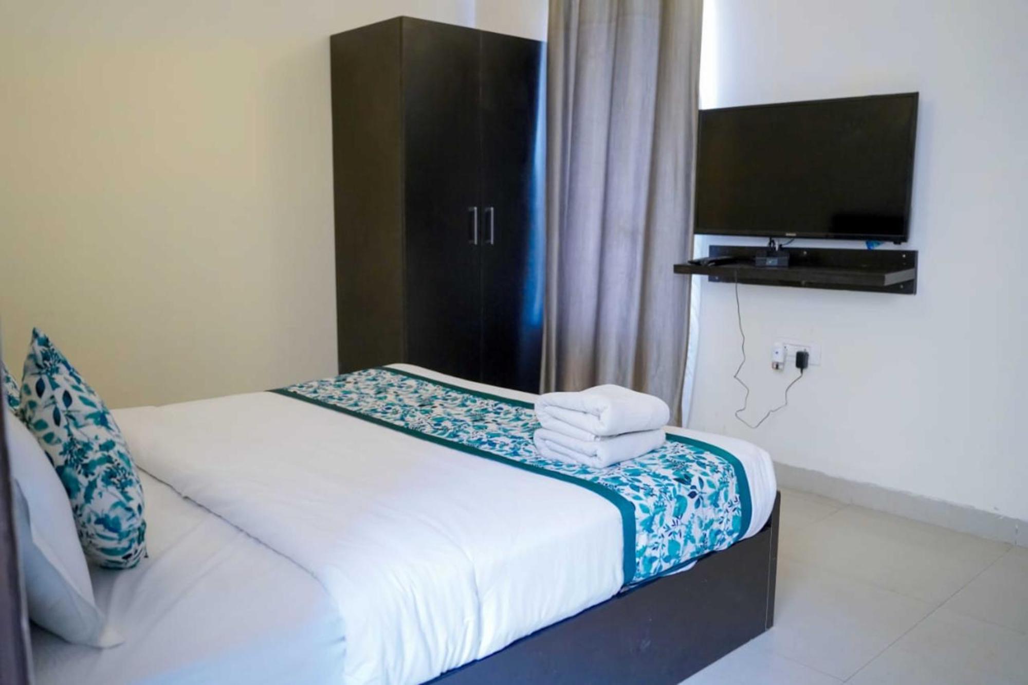 Vrindavan Dreams Hotel And Suites Zewnętrze zdjęcie