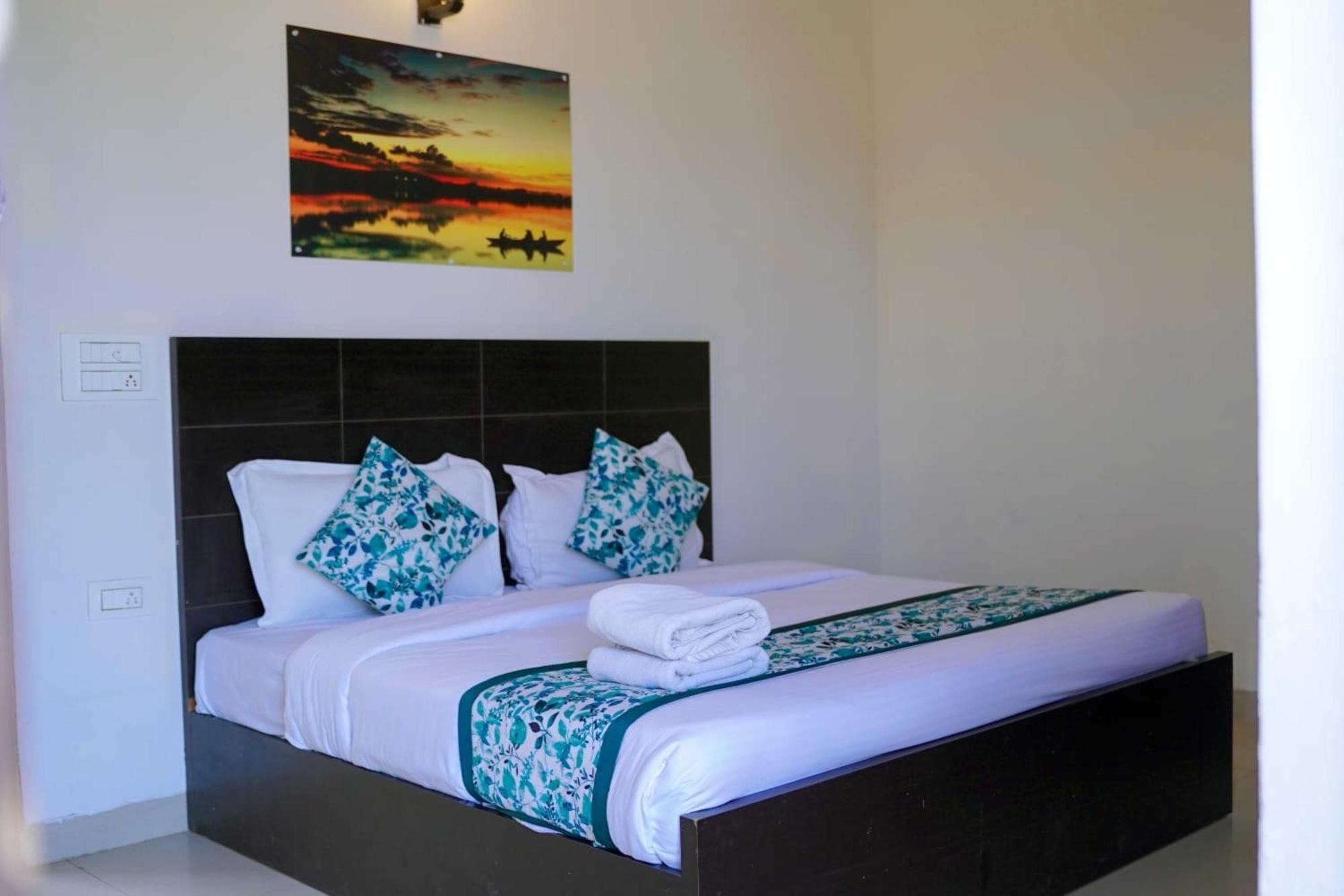 Vrindavan Dreams Hotel And Suites Zewnętrze zdjęcie