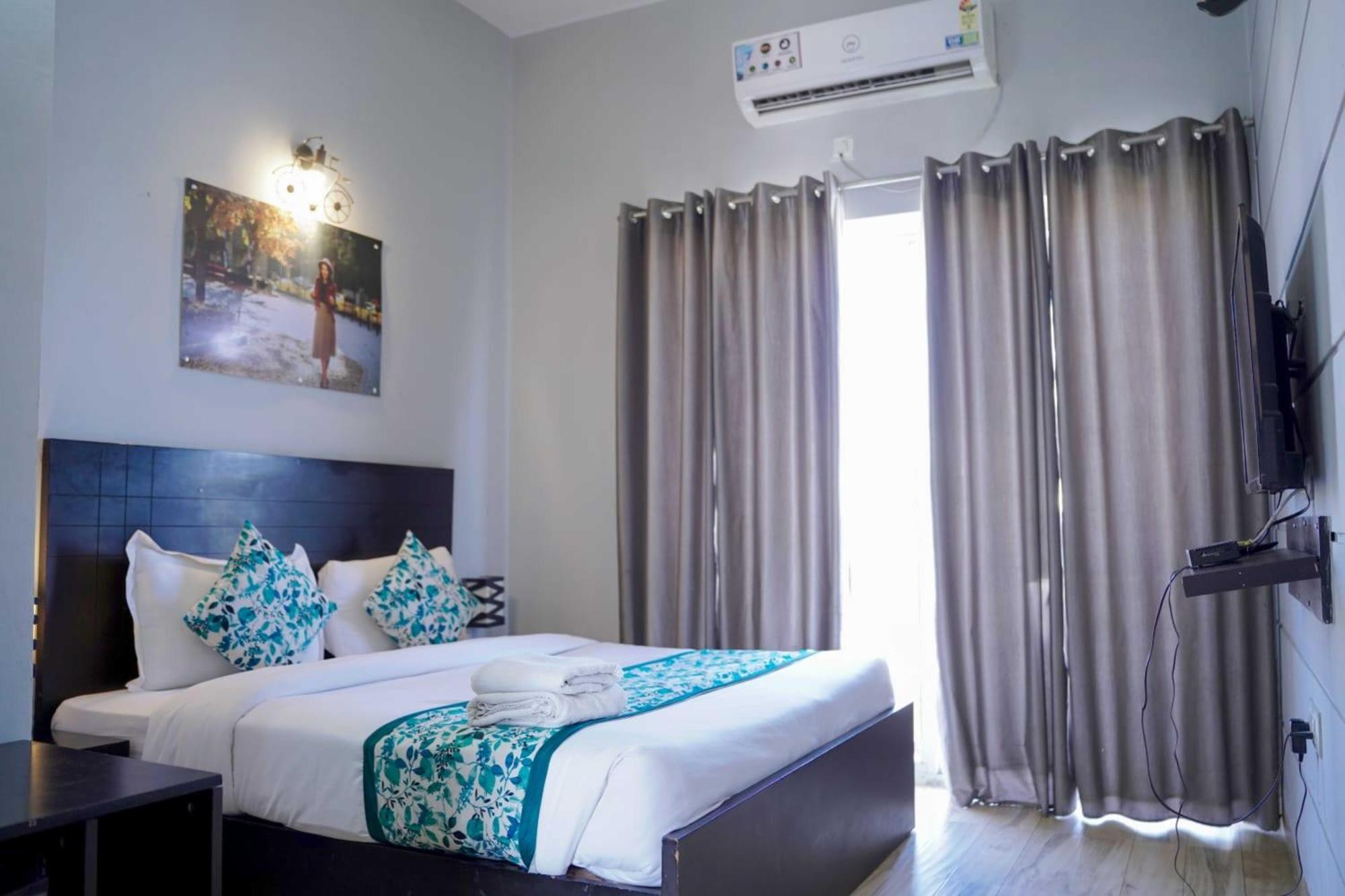 Vrindavan Dreams Hotel And Suites Zewnętrze zdjęcie